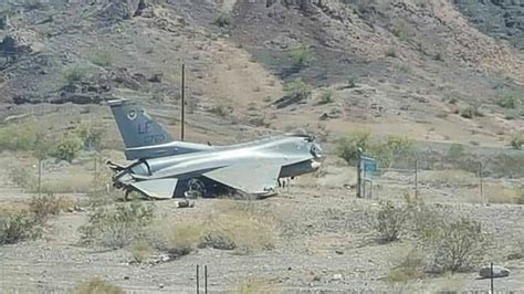 us f-16 jet crashes